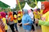 Indira Senam Bersama Warga di Losari