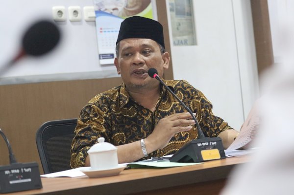 Komisi A DPRD Makassar Dukung Aturan Pakaian Dinas Pegawai Honor