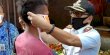 Sambangi Pasar Kokolojia, Camat Mariso Sosialisasikan Protokol Kesehatan ke Pedagang