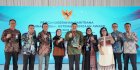 Wali Kota Makassar Terima Penghargaan Paritrana Award, Bukti Komitmen Lindungi Pekerja Rentan