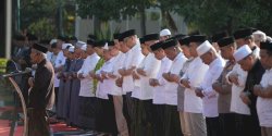 Kemarau dan Krisis Air, Munafri Bersama Warga Makassar Salat Istisqa Memohon Hujan